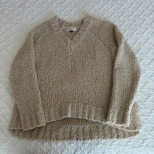 Universal Thread Women's V-Neck Sweater in Beige